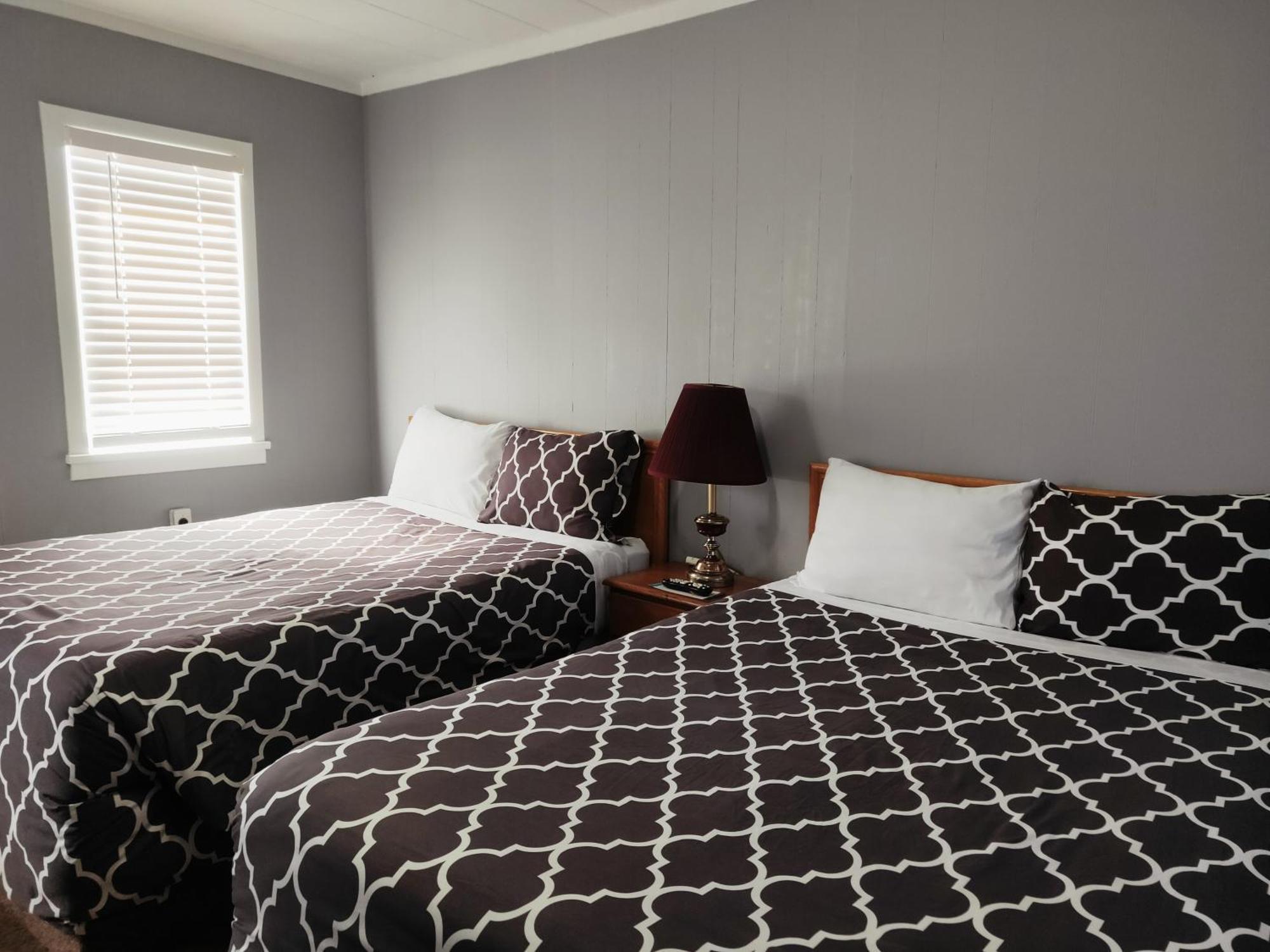 Melsask Motel Melville Екстер'єр фото