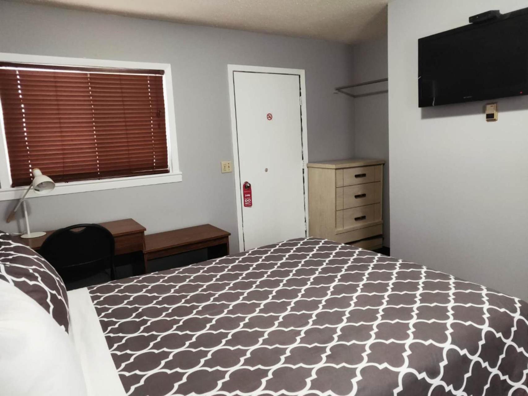 Melsask Motel Melville Екстер'єр фото