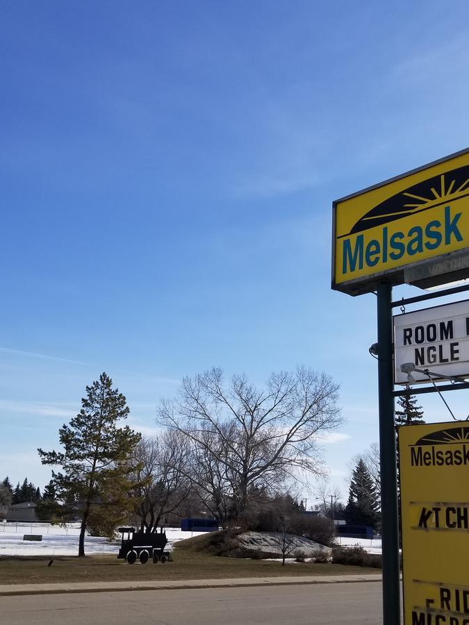 Melsask Motel Melville Екстер'єр фото