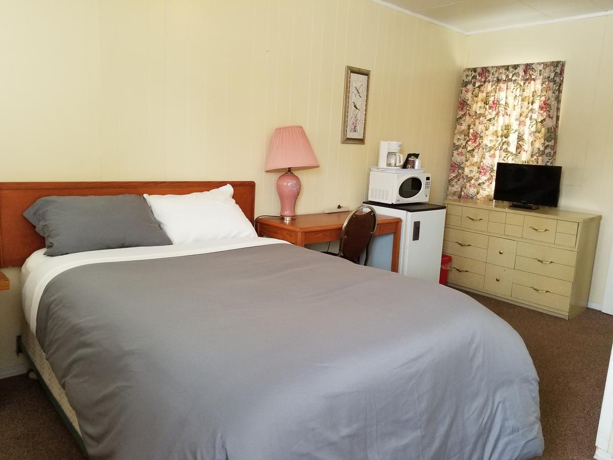 Melsask Motel Melville Екстер'єр фото