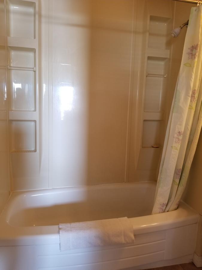 Melsask Motel Melville Екстер'єр фото