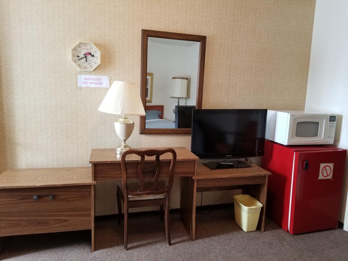 Melsask Motel Melville Екстер'єр фото