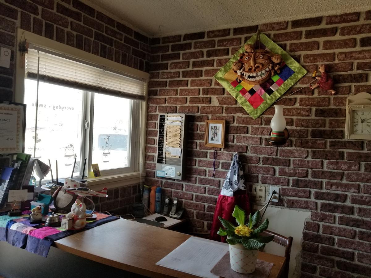 Melsask Motel Melville Екстер'єр фото