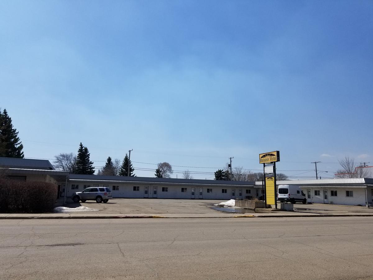 Melsask Motel Melville Екстер'єр фото