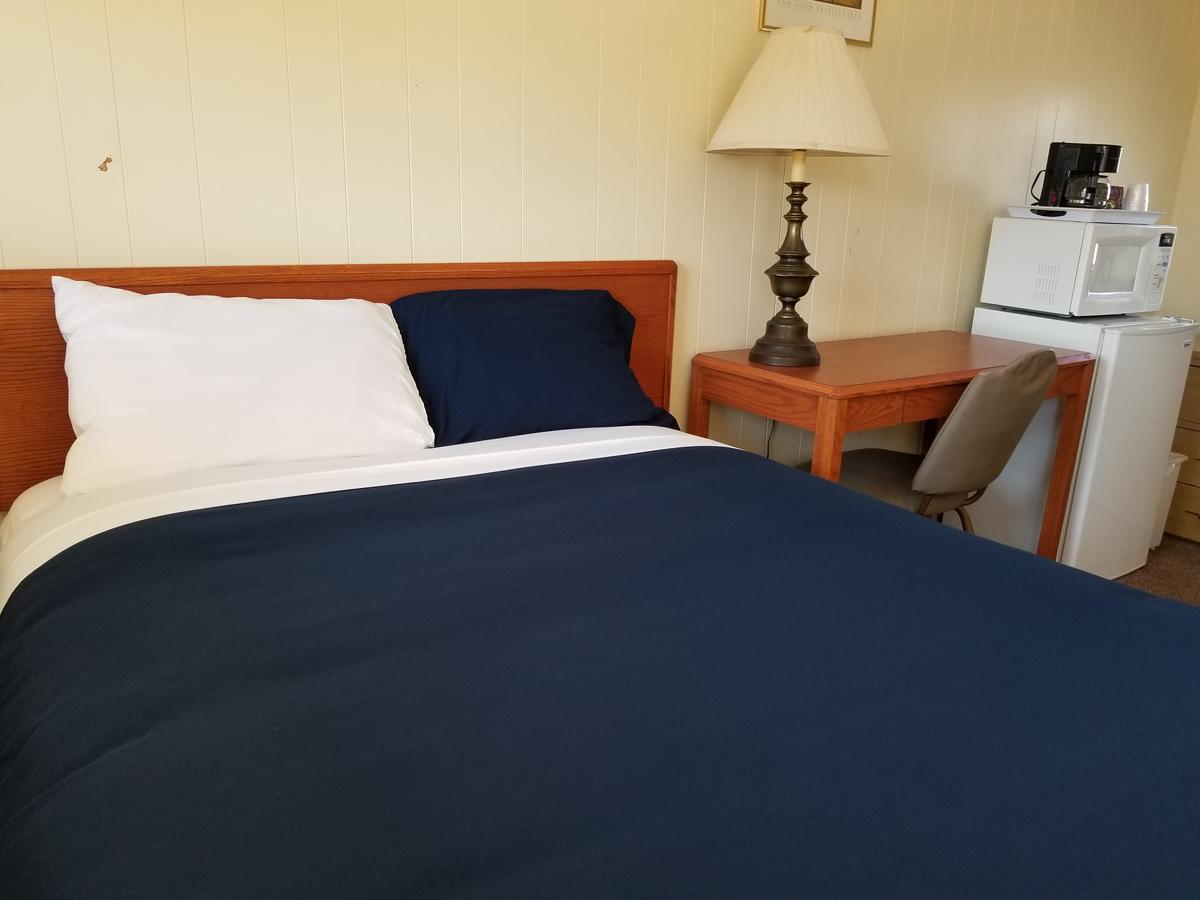 Melsask Motel Melville Екстер'єр фото
