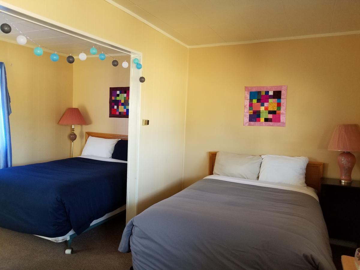 Melsask Motel Melville Екстер'єр фото