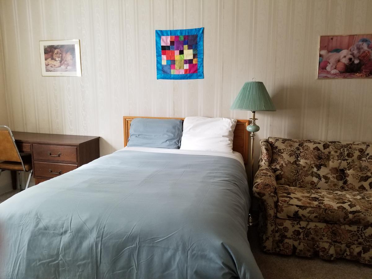 Melsask Motel Melville Екстер'єр фото