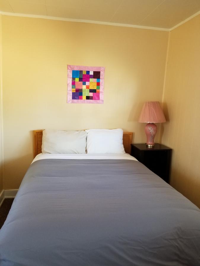 Melsask Motel Melville Екстер'єр фото